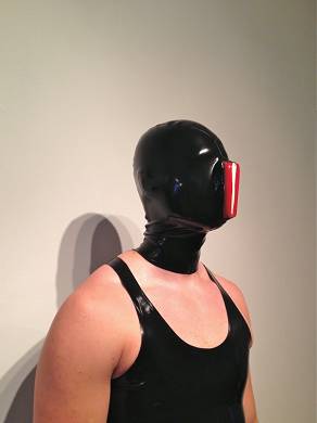 latexmaske-modell-vulva