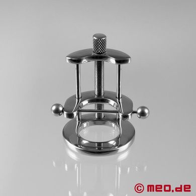Dr. Sado?s Nippelstretcher für gepiercte Brustwarzen