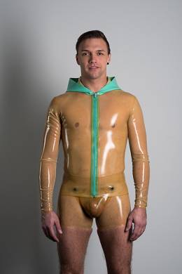 Trainingsjacke mit farbiger Kapuze