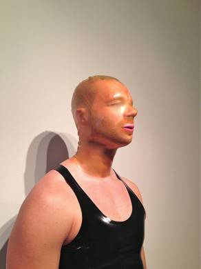 latexmaske-modell-zwei