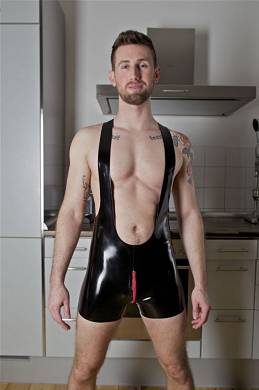 Wrestlerbody: Dreizehn