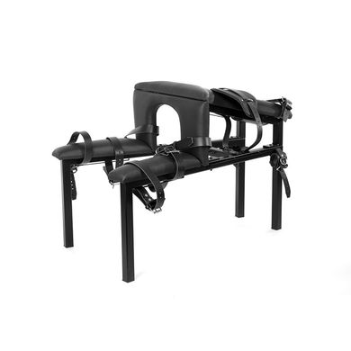 whipping-bench-with-head-recess