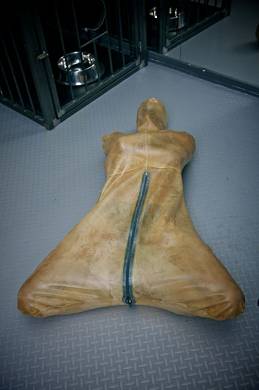 hogtie-sack-mit-maske