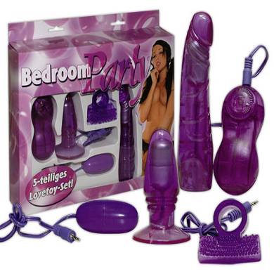 Toy-Set Bedroom Party