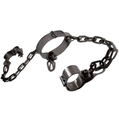 collar--attached-cuffs