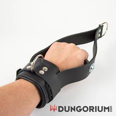 aufhnge-handfesseln-mit-griff