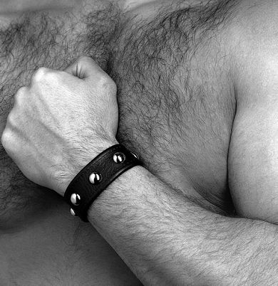 Lederband mit Nieten