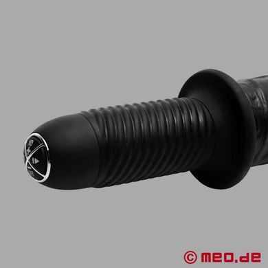 the-violator-dildo-mit-griff-und-vibration