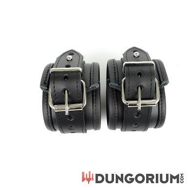 handfessel-aus-leder-
