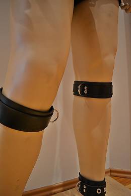 BlackRuBB Latex Knie Fesseln Gr. L-XL *abschliessbar* Rubber Gummi Bondage Leder