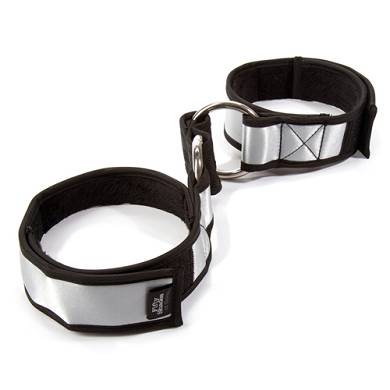 fifty-shades-of-grey-promise-to-obey-armfesseln