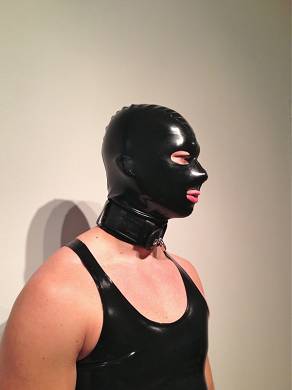 standardmaske-mit-halsband