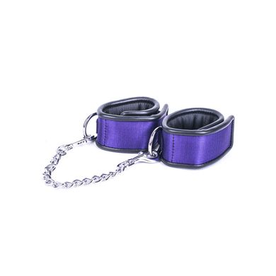 HardcoreDeLuxe Fufesseln mit Metallkette 40 cm purple