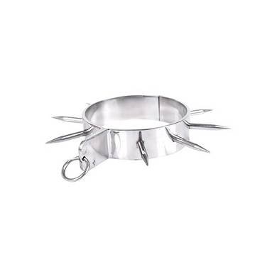 Halsband aus Metall mit langen Spikes