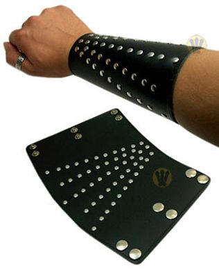 RIMBA Leder-Unterarmband breit mit Nieten