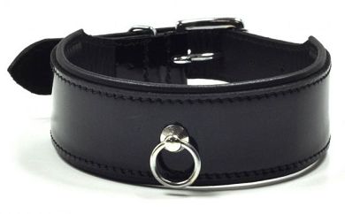 Halsfessel mit Ring der O - Lack