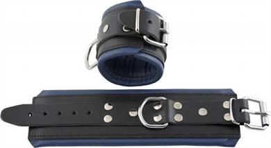 Handfessel mit blauer Polsterung