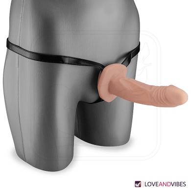 Hohler Naturdildo zum Umschnallen
