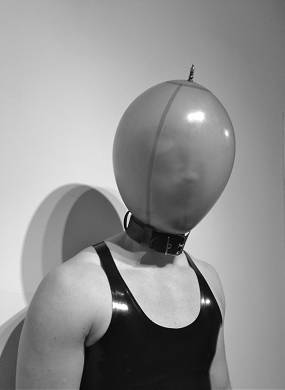 Latexmaske zum aufblasen