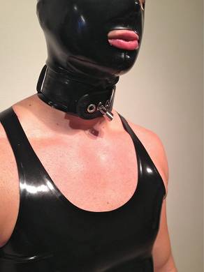 standardmaske-mit-halsband