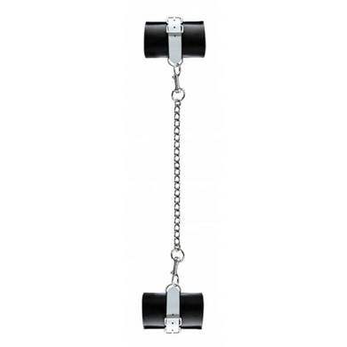 Fesseln mit Kette aus Metall