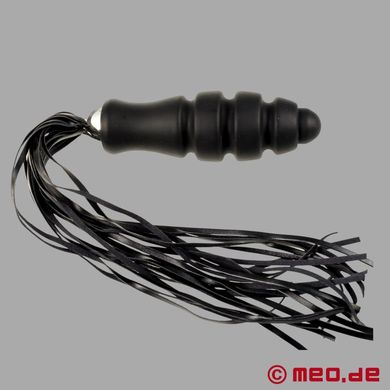 luca-peitsche-mit-dildogriff