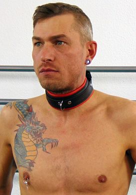 HardcoreDeLuxe - Premium-Halsfessel Leder 5 cm breit schwarz/rot