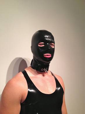 standardmaske-mit-halsband