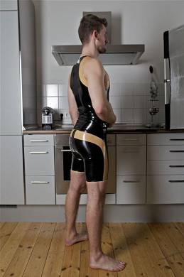 surfsuit