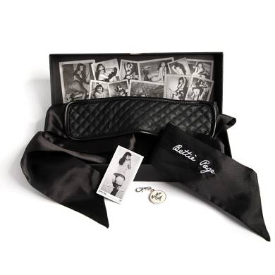 Bettie Page Bad Girl Augenbinde