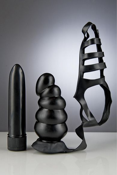 anal-invadercock-cage-schwarz