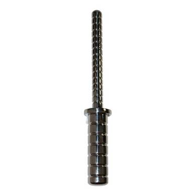 Analdildo aus Metall mit Riffeln