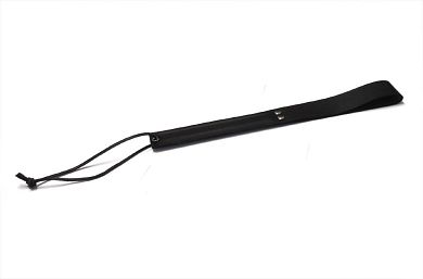 Leder-Klatsche SHORTI mit Metallkern