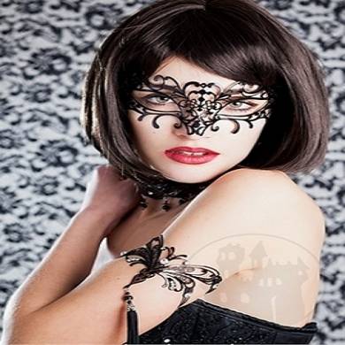 Venezianische Maske aus filigranem Metall