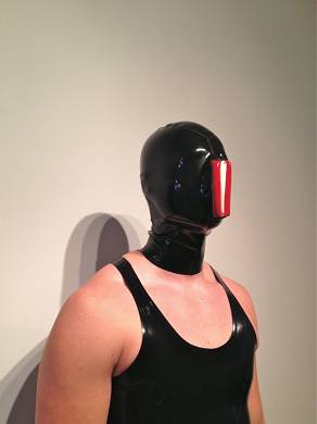 latexmaske-modell-vulva