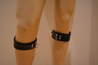 BlackRuBB Latex Knie Fesseln Gr. L/XL Rubber Gummi Bondage Leder *NEU*
