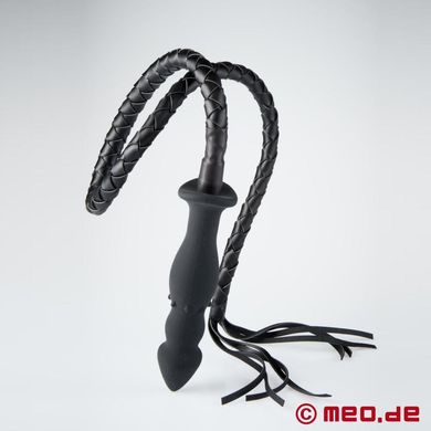 peitsche-mit-anal-dildo