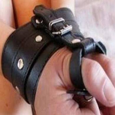 Handfessel mit Daumenfixierung