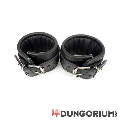 handfessel-aus-leder-