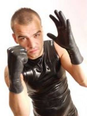 handschuh-aus-latex-handgelenk