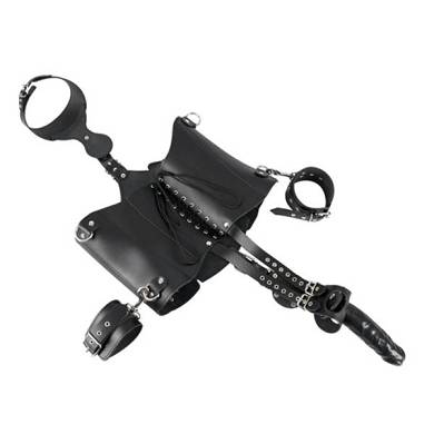 Harness Dildo aus Leder