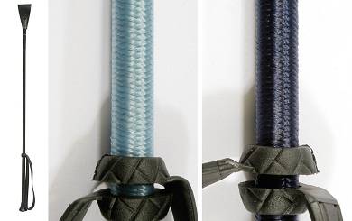 GERTE PEITSCHE KUNSTOFF MIT GROSSER KLATSCHE schwarz, braun, blau, hellblau Neu