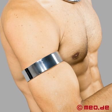 Oberarmband aus Edelstahl