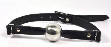 Ballknebel aus Leder und Metallball