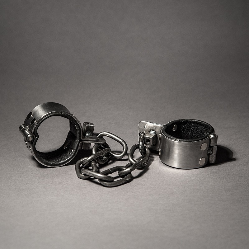 Wrist Manacles - Leather Lined kaufen und vergleichen | boundstyle.de ...