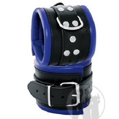 fussfessel-breit-blau-mit-massivem-d-ring
