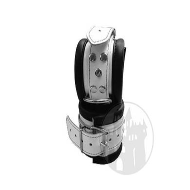 Handfessel wei mit geschweitem D-Ring