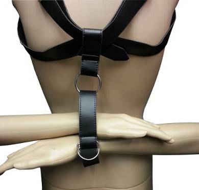 bondage_leder_harness_fesselset_handfesseln_hand_r