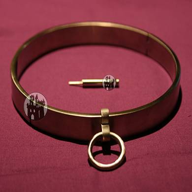 halsband-der-o-mit-sechskantverschluss