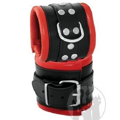 handfessel-breit-rot-mit-massiven-d-ringen